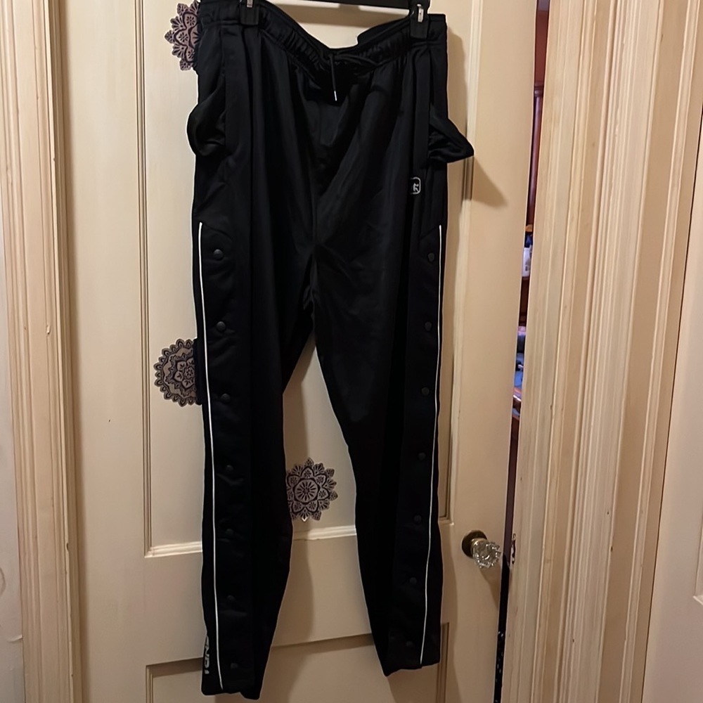 Gently loved men AND1 black track pants. Size2XL smoke free.